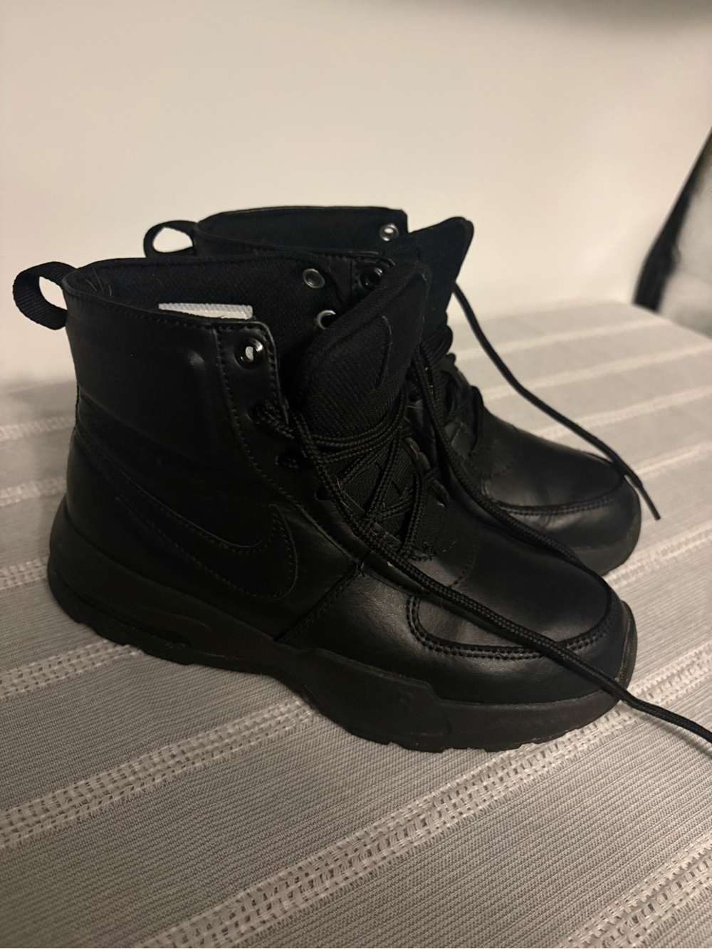 Nike Kids Black Leather High-Top Lace-Up Boots